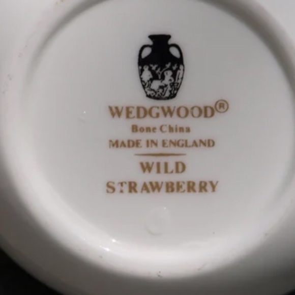 Bundle of 3 Floral Vases - 1- Vintage Wedgwood Bone China England - Picture 9 of 10